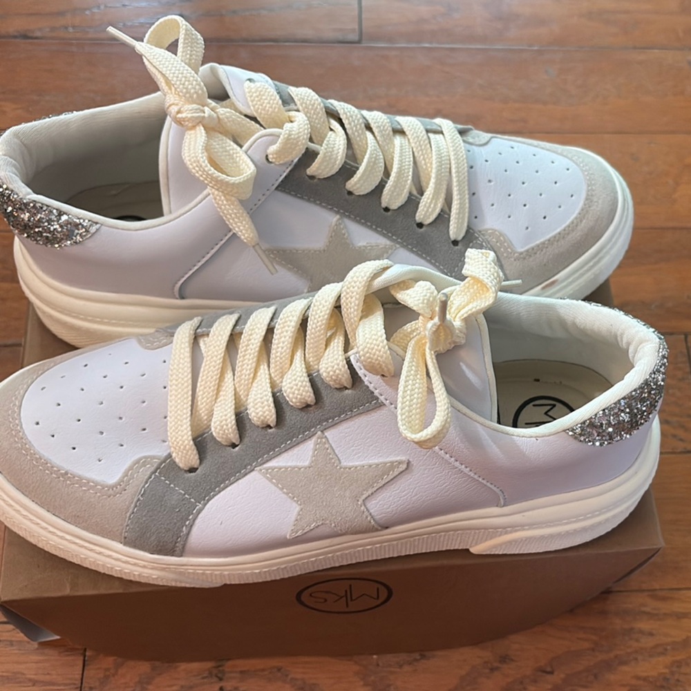 MK Boutique White and Gray Sneakers Versatile Low-Top Design